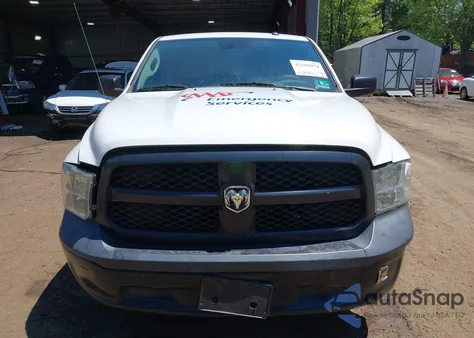2019 Ram 1500 Classic Tradesman 4X2 8' Box из США, поврежденный, VIN 3C6JR6DT4KG510360